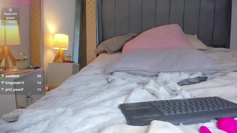 Lia 3 online show from May 1, 10:37 pm