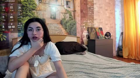 _litteangie_ online show from April 2, 1:46 am