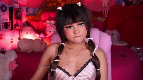 _little_glrl_ online show from June 15, 10:24 pm