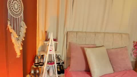 Ivy 3 online show from September 17, 9:18 pm