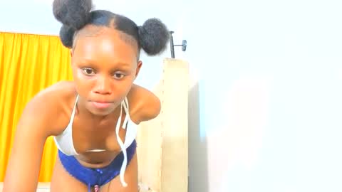 Littlevenus online show from April 14, 9:56 am