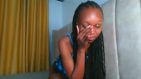 Littlevenus online show from October 7, 1:56 am