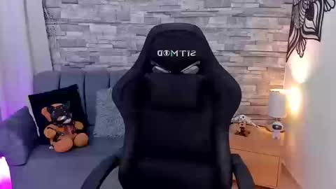  Laura  Independent Model  online show from September 24, 2:40 am