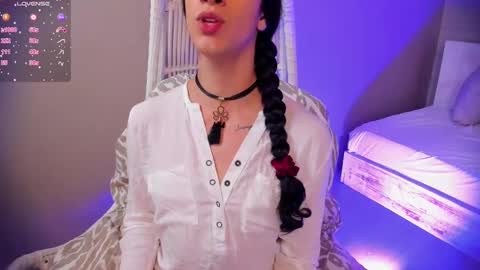 Snapshot of _luna_dupont_ chatting on February 28, 12:20 pm  Luna  online show from February 28, 12:20 pm