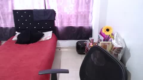 QUEEN online show from May 14, 5:55 pm