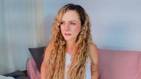 Lady Chanel online show from April 10, 7:40 pm