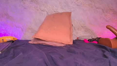 Maddy online show from October 10, 1:28 pm