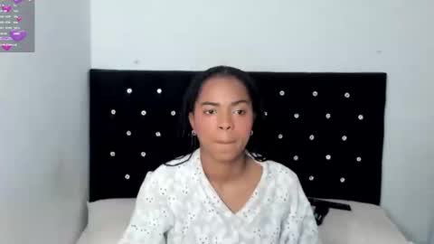 Snapshot of _marcela_22 chatting on February 15, 12:33 pm MARCELA online show from February 15, 12:33 pm