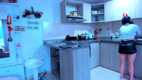 Maria Angel online show from December 4, 10:13 pm