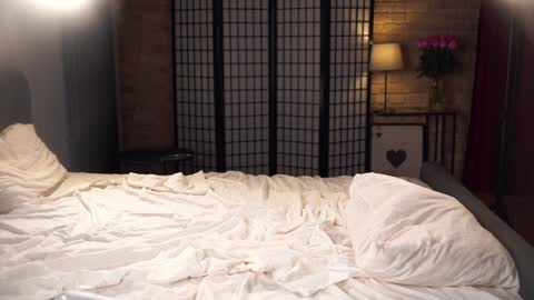 Marie -   -25 discount online show from January 5, 8:00 pm