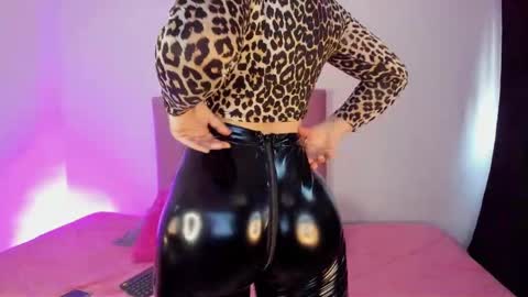 Maria paula online show from September 18, 8:57 pm