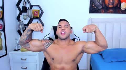 Snapshot of _matthew_santos_ chatting on September 25, 9:44 pm _matthew_santos_ online show from September 25, 9:44 pm