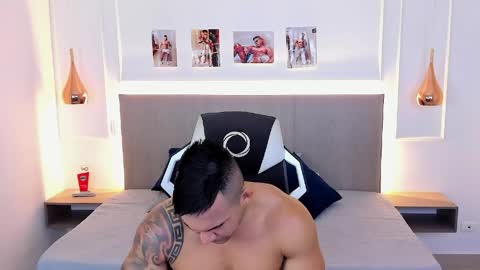 _matthew_santos_ online show from June 9, 11:26 pm