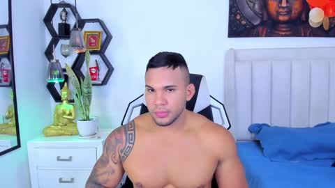 Snapshot of _matthew_santos_ chatting on October 16, 8:51 pm _matthew_santos_ online show from October 16, 8:51 pm