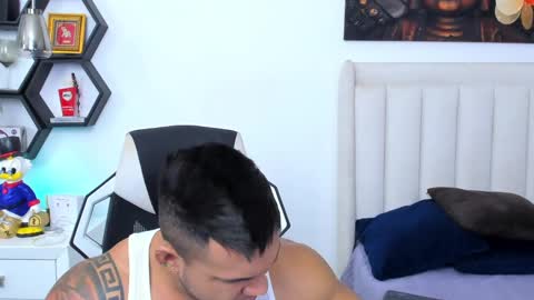 Snapshot of _matthew_santos_ chatting on February 17, 8:06 pm _matthew_santos_ online show from February 17, 8:06 pm