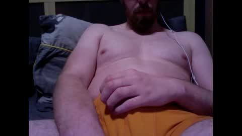 Snapshot of _maverick1985_ chatting on February 21, 11:43 pm _maverick1985_ online show from February 21, 11:43 pm