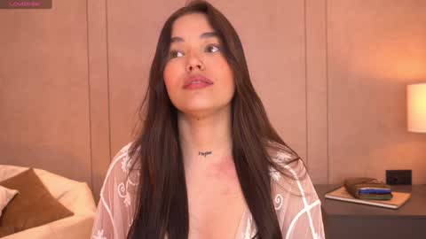 Snapshot of _meghan_gomez1_ chatting on December 14, 2:00 pm     online show from December 14, 2:00 pm