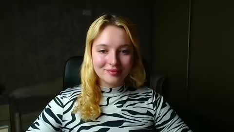 Melanie online show from February 25, 3:26 pm