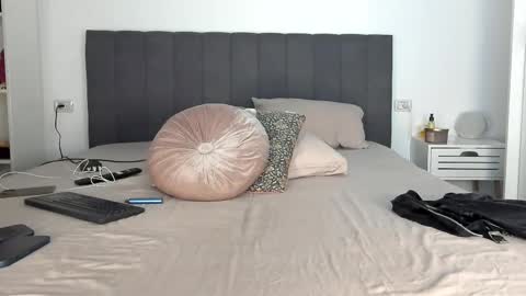 AstrideVonTeese online show from March 3, 8:32 pm