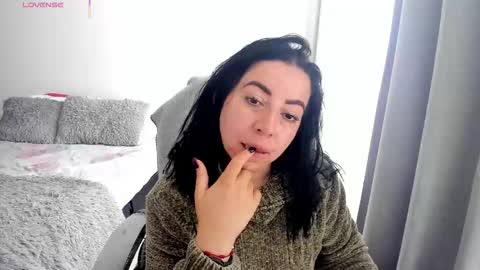 _miss_coco_ online show from March 6, 3:11 pm