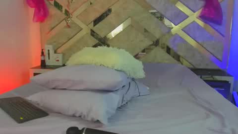 Khloe  online show from March 3, 5:31 am