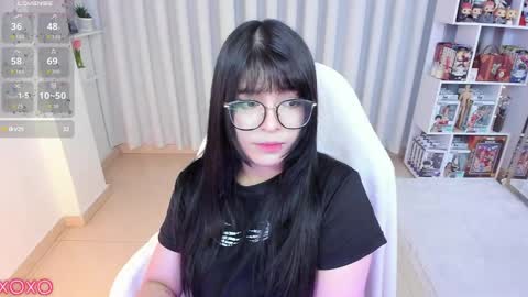 Hanna  Idependent Model   online show from April 12, 7:45 am