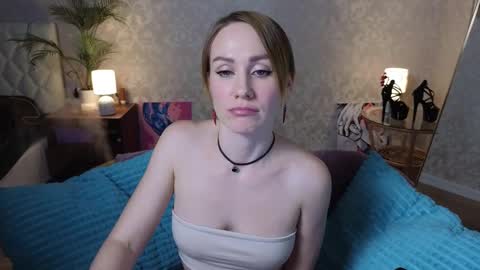 Snapshot of _missveronica_ chatting on October 10, 9:48 am Veronica Ross online show from October 10, 9:48 am