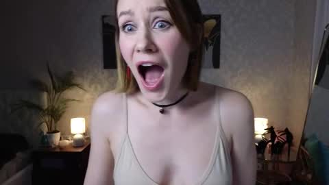 Snapshot of _missveronica_ chatting on October 17, 12:09 pm Veronica Ross online show from October 17, 12:09 pm