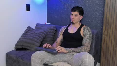 _mrcock_ online show from June 4, 1:33 am
