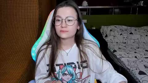 Snapshot of _nemalkovamia chatting on March 6, 1:57 pm Mia with a big heart  online show from March 6, 1:57 pm