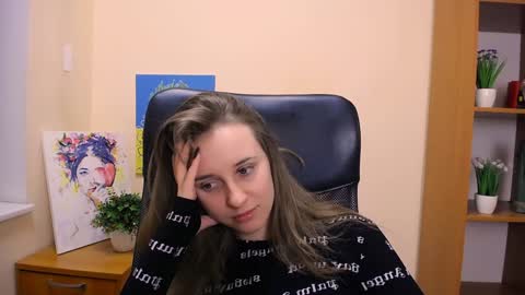 Snapshot of _nicole_new chatting on February 8, 3:31 pm Nica online show from February 8, 3:31 pm