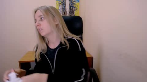 Snapshot of _nicole_new chatting on September 25, 11:50 am Nica online show from September 25, 11:50 am