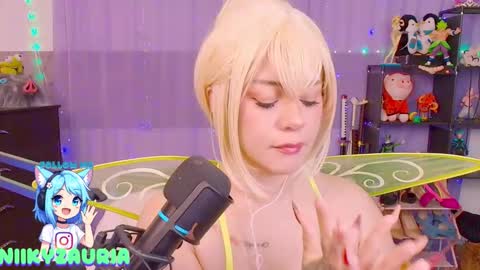 niiky online show from February 9, 4:10 pm