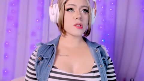 niiky online show from October 6, 12:56 pm