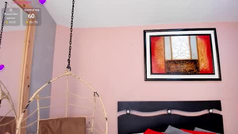   online show from November 21, 12:25 pm