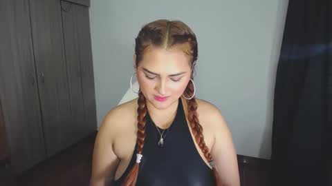 Snapshot of _ninahot chatting on January 12, 12:07 am Nina  online show from January 12, 12:07 am