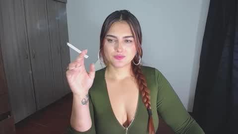 Snapshot of _ninahot chatting on December 24, 12:00 am Nina  online show from December 24, 12:00 am