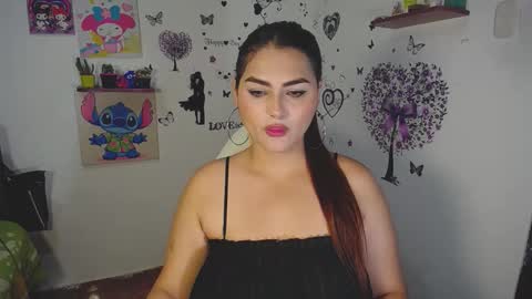 Snapshot of _ninahot chatting on September 25, 12:50 am Nina  online show from September 25, 12:50 am