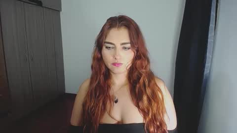 Snapshot of _ninahot chatting on February 13, 2:45 am Nina  online show from February 13, 2:45 am