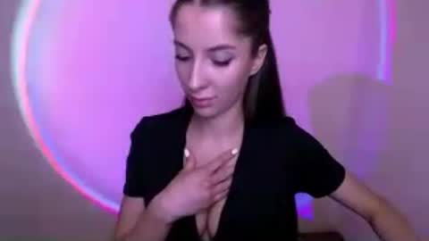 Olivia online show from August 9, 3:23 am
