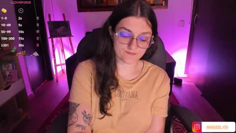 Snapshot of _peach__ chatting on January 29, 2:19 am violeta ig  online show from January 29, 2:19 am