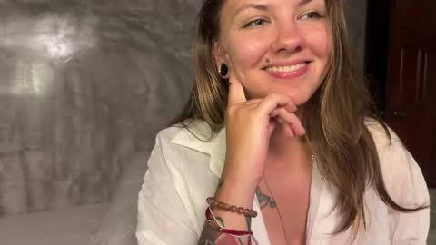 Snapshot of _private_person_ chatting on October 19, 3:49 pm HADLY today day-off see u online 0112 online show from October 19, 3:49 pm