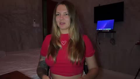 Snapshot of _private_person_ chatting on October 11, 3:48 pm HADLY today day-off see u online 0112 online show from October 11, 3:48 pm