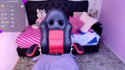 Rachel Jones  online show from February 26, 1:53 am