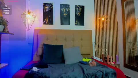 SAMANTHA FOX online show from November 3, 12:06 pm