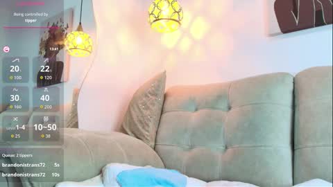 SAMARA SMITH  online show from October 2, 10:19 pm