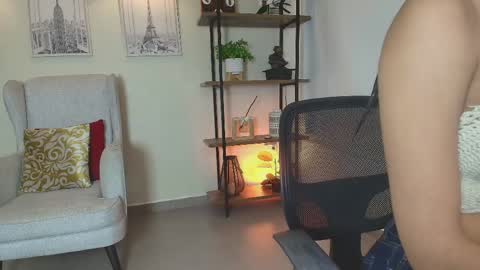 Sassy Girl online show from April 1, 6:27 pm