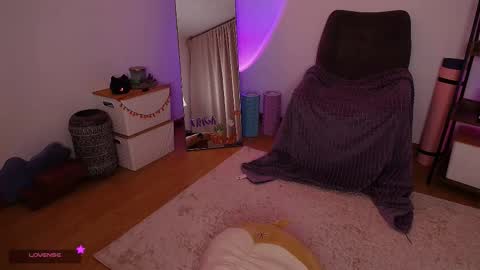 Laura online show from October 23, 3:41 am