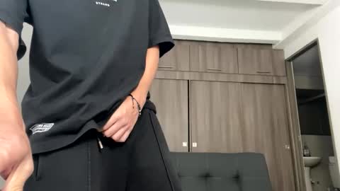 Juan Pablo-independent model online show from March 27, 9:38 pm