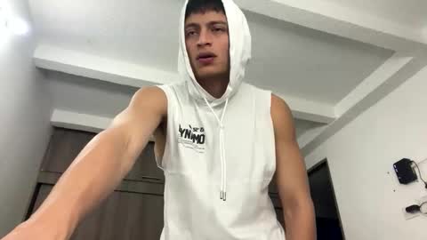 Juan Pablo-independent model online show from March 20, 6:40 am